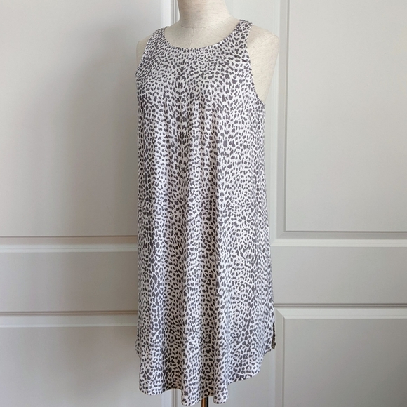 Room Service Sleep Shirt Chemise Sleeveless Animal Print Grey White M NWT - Picture 8 of 10